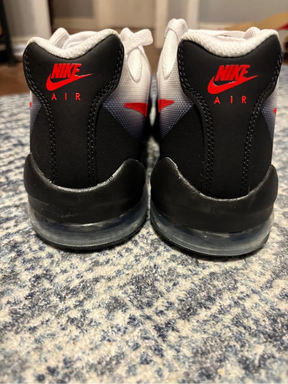 Nike Kids Size 6Y (Youth) Gradient White Black Sneakers with Red Swoosh